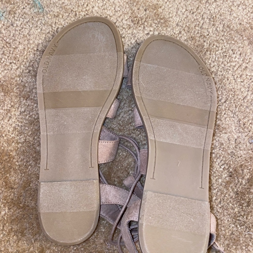 Shoes - Picture 4 of 5